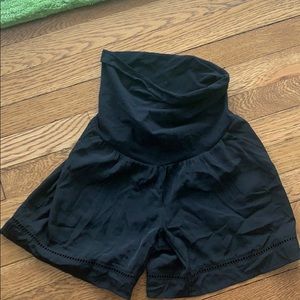 Black Pea in the Pod shorts